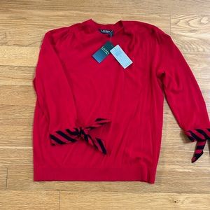 LAUREN
RALPH LAUREN sweater.